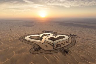 love-lake-dubai
